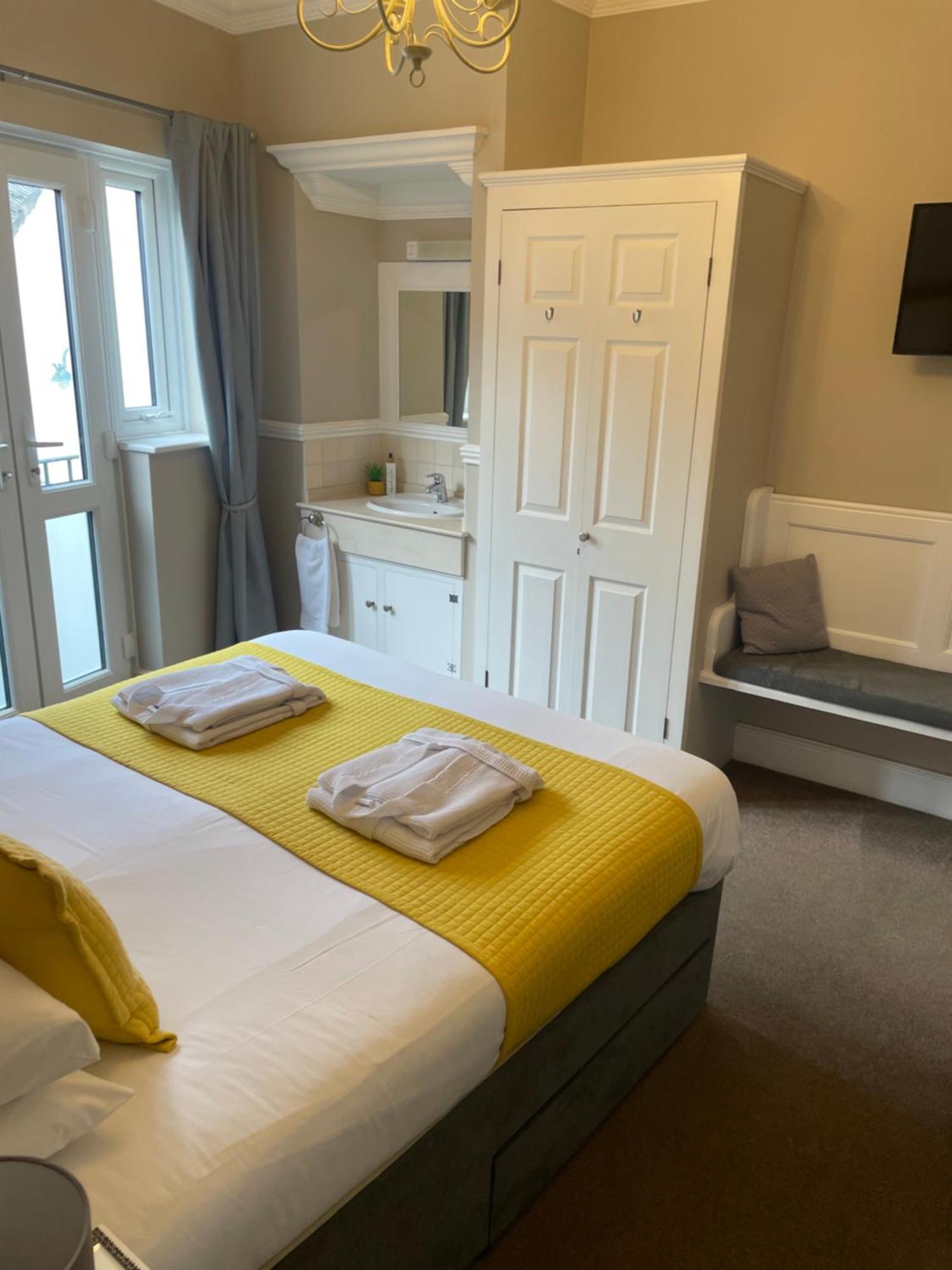 The Courtyard Guest House Great Yarmouth Eksteriør billede