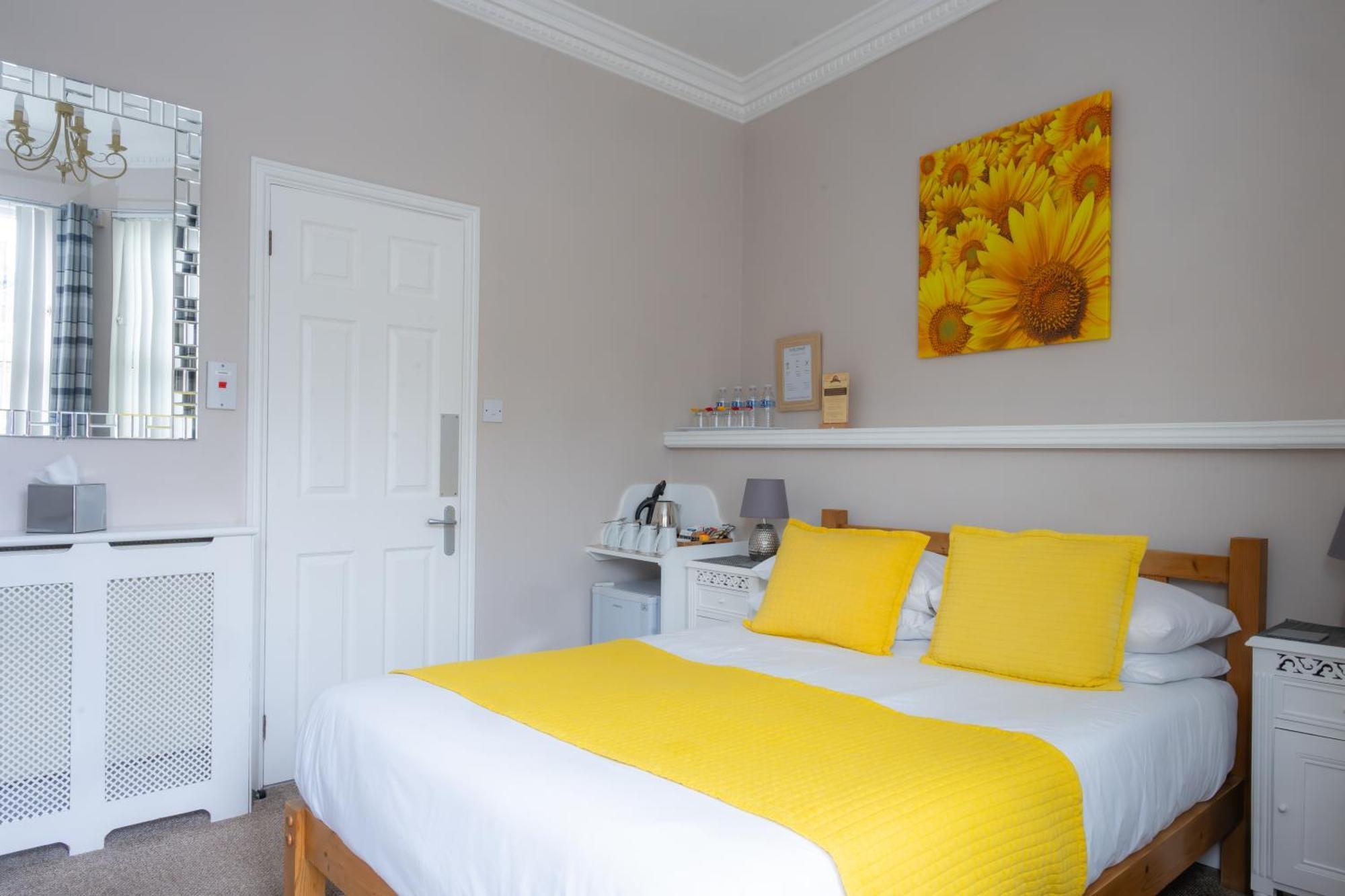 The Courtyard Guest House Great Yarmouth Eksteriør billede