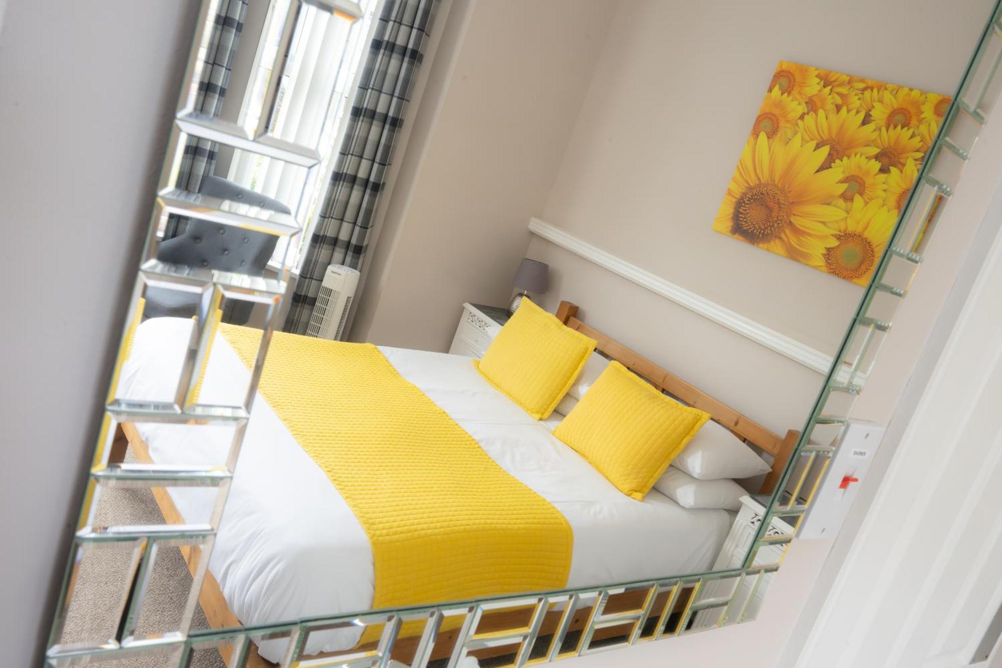 The Courtyard Guest House Great Yarmouth Eksteriør billede