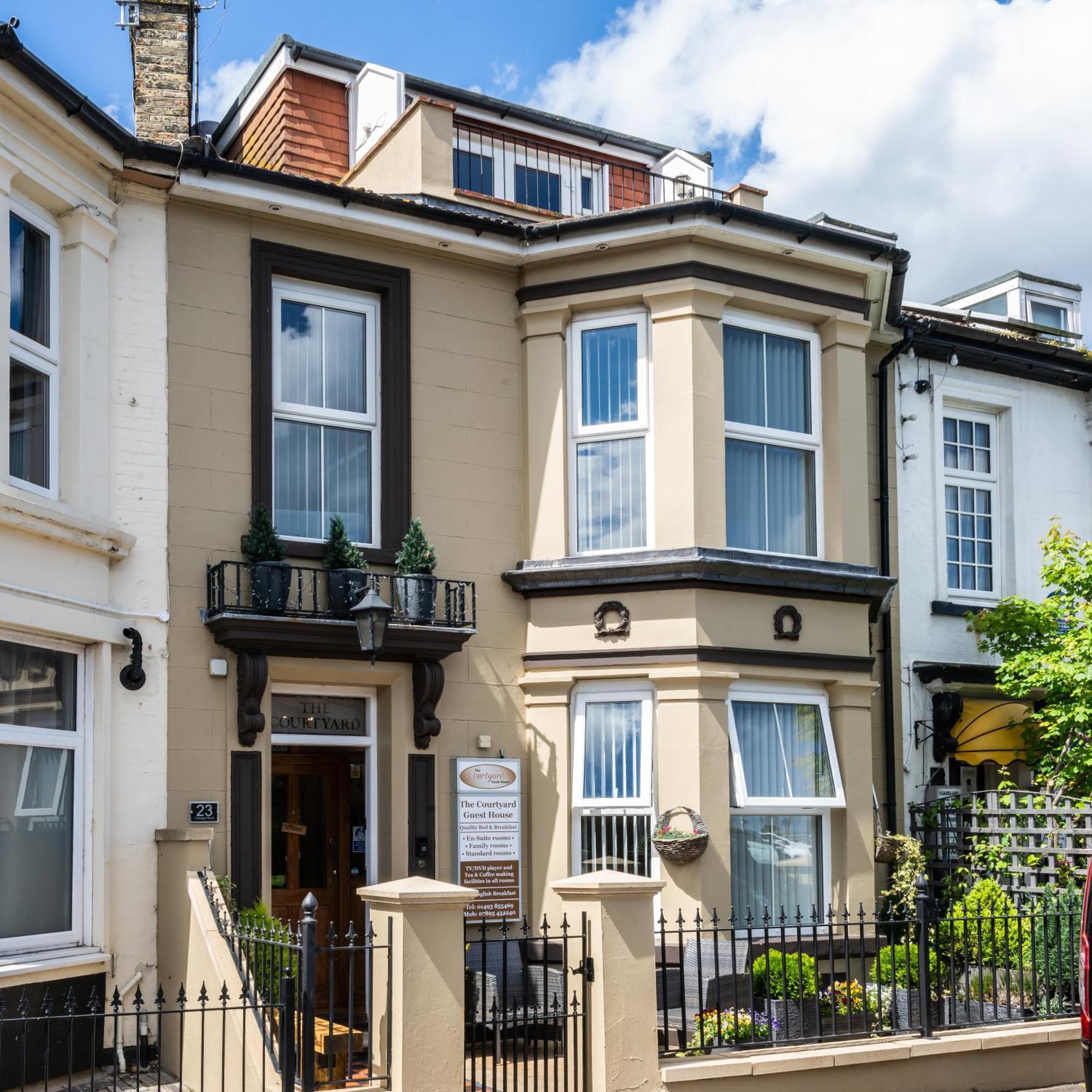 The Courtyard Guest House Great Yarmouth Eksteriør billede