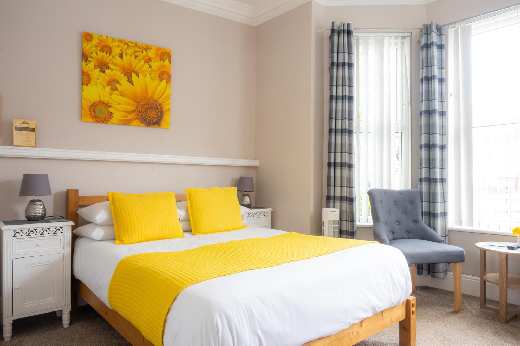 The Courtyard Guest House Great Yarmouth Eksteriør billede