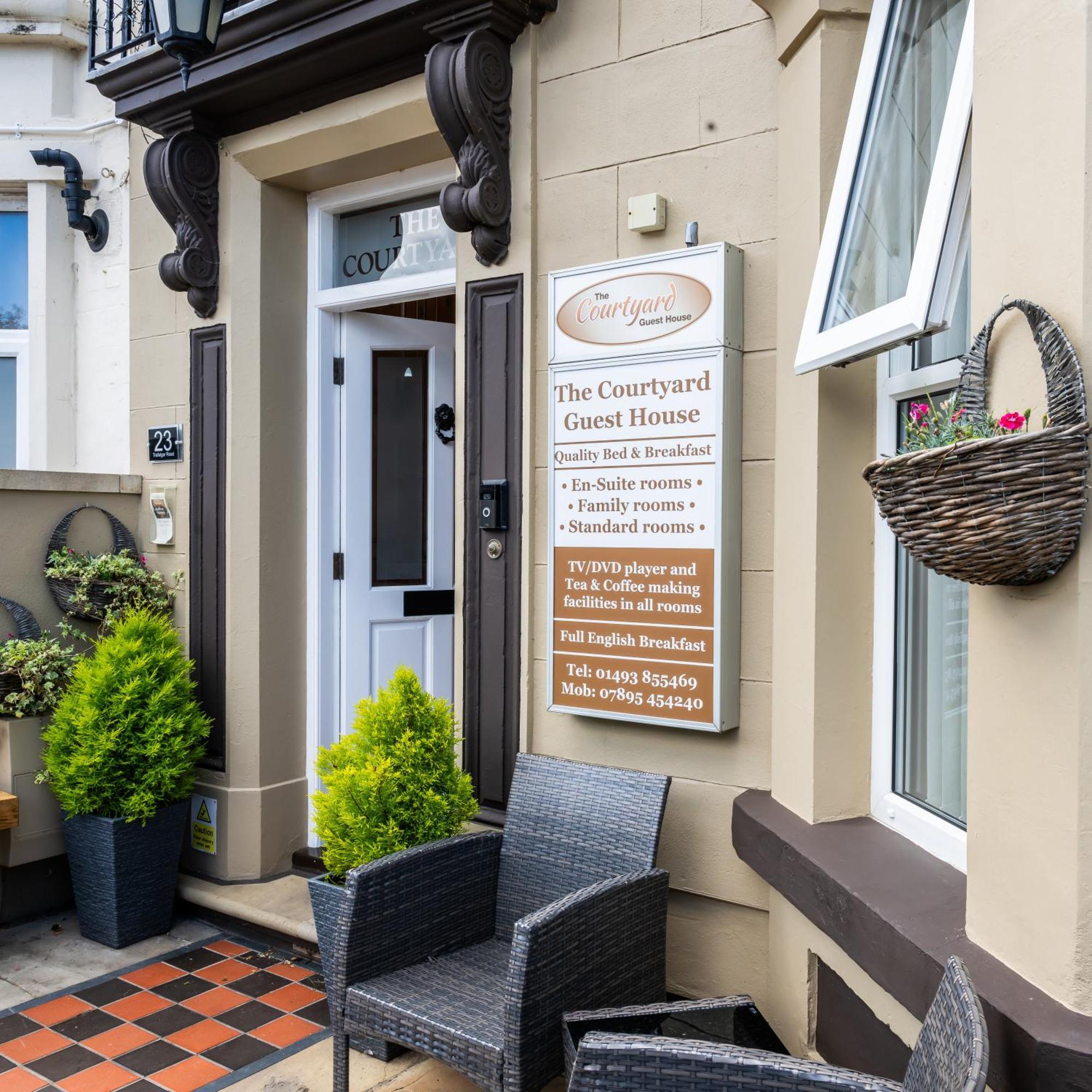 The Courtyard Guest House Great Yarmouth Eksteriør billede